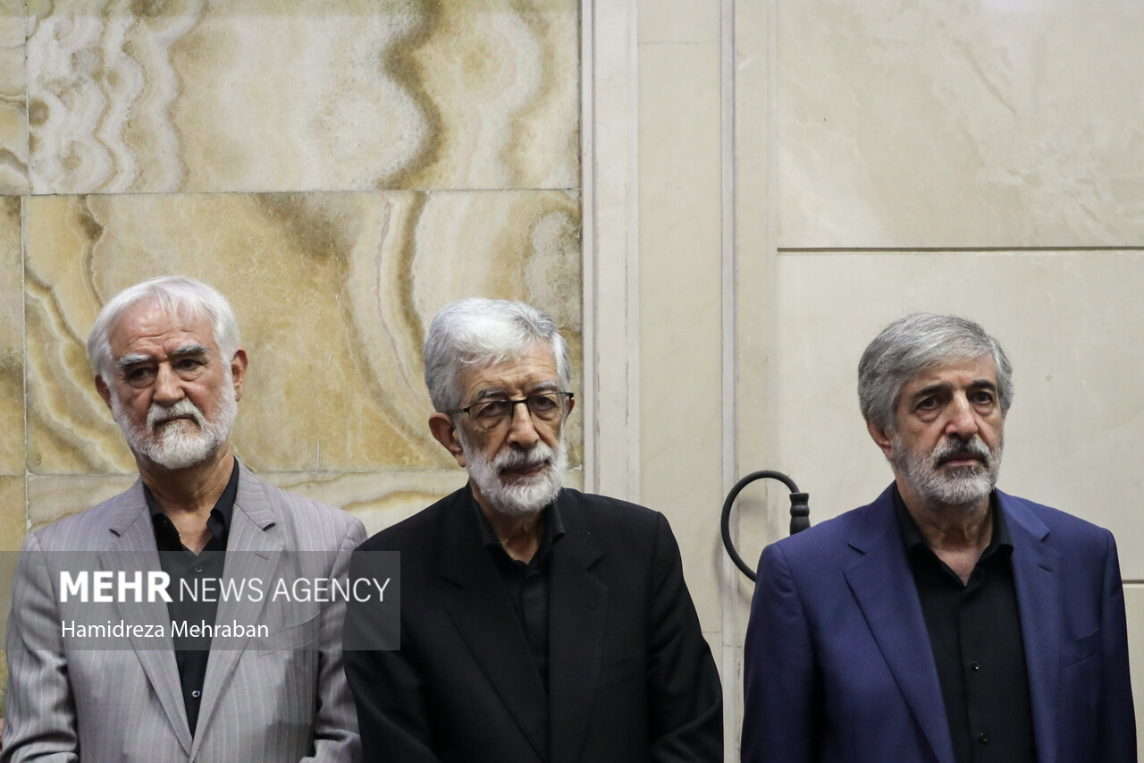 مراسم یادبود شهید زهرا حدادعادل در مسجد امام صادق(ع)