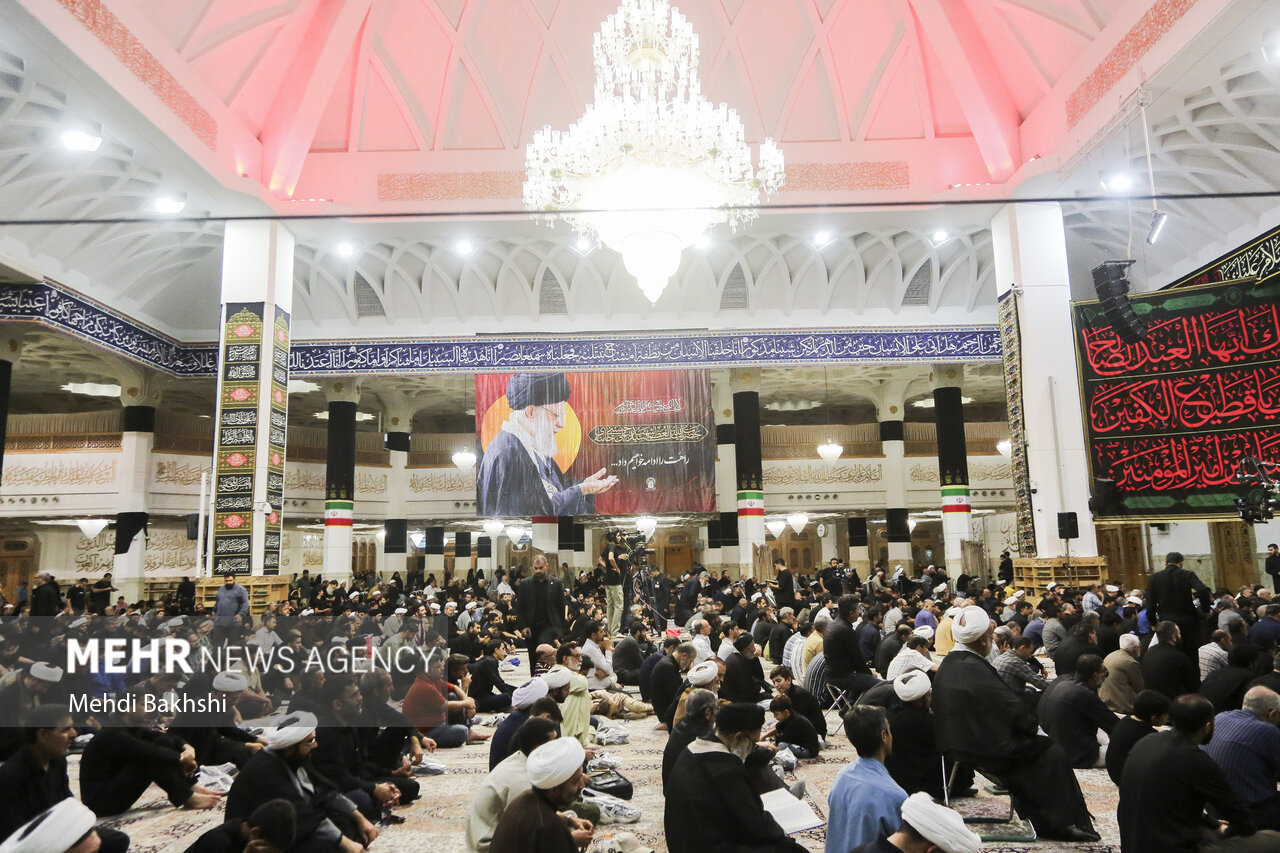 مراسم گرامیداشت رهبر شهید از سوی عتبه حسینیه در قم
