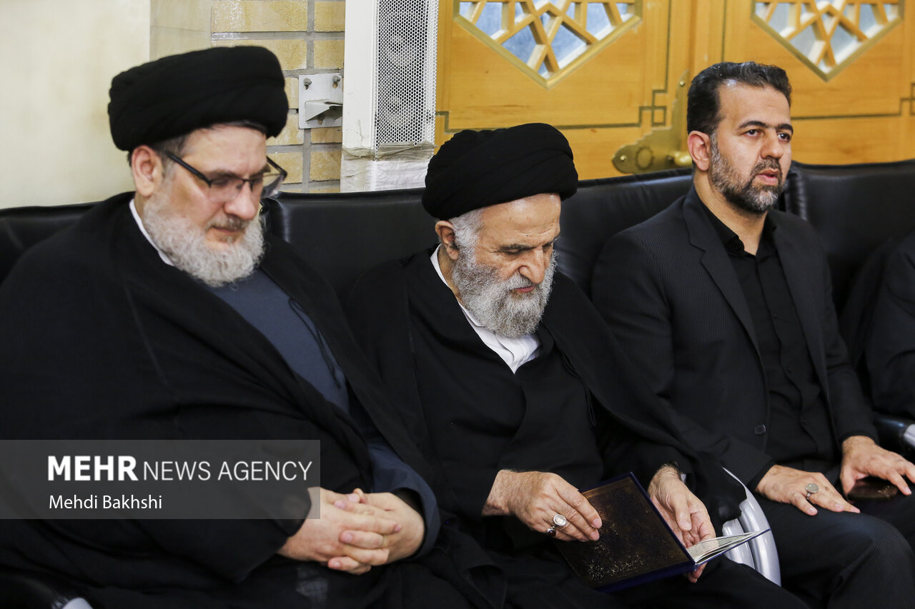 مراسم گرامیداشت رهبر شهید از سوی عتبه حسینیه در قم