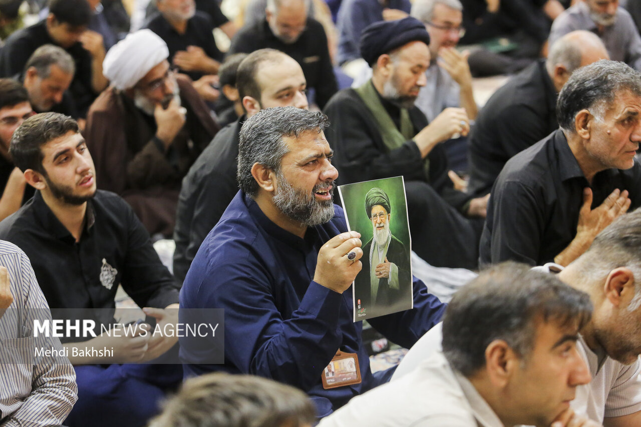 مراسم گرامیداشت رهبر شهید از سوی عتبه حسینیه در قم