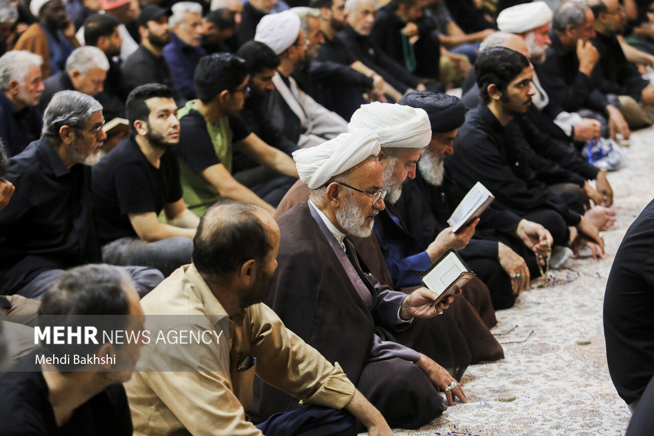 مراسم گرامیداشت رهبر شهید از سوی عتبه حسینیه در قم