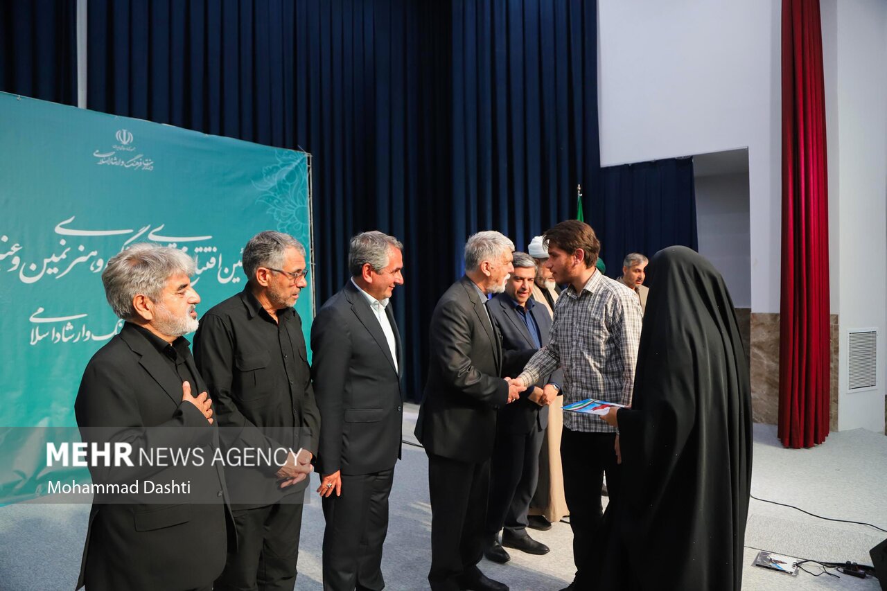 سفر وزیر فرهنگ و ارشاد اسلامی به اردبیل