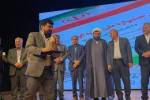 اهدای تندیس نهمین جشنواره ملی پسته ایران دامغان به بانک کشاورزی