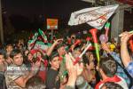شادی مردم شیراز پس از پیروزی ایران مقابل ولز
