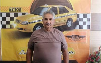 Iranian taxi driver returns money left in his car to owner