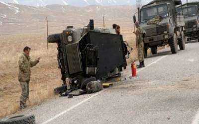 Turkish military post at Syrian border attacked, 9 injured