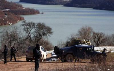 NATO urges Kosovo to de-escalate tension with Serbia
