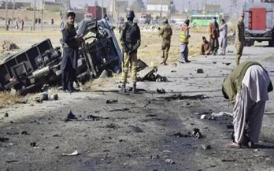 2 soldiers killed, 19 injured in suicide bombing in Pakistan