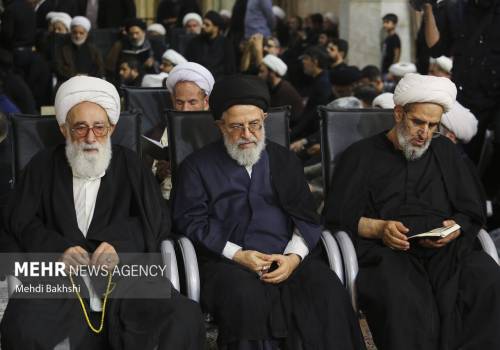 بزرگداشت رهبر شهید از سوی آیت الله مکارم شیرازی در قم بزرگداشت رهبر شهید از سوی آیت الله مکارم شیرازی در قم