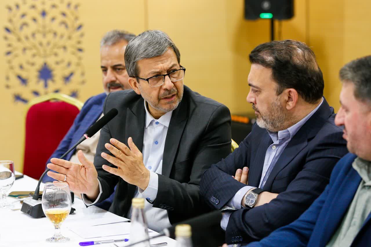 تاکید استاندار بر ضرورت" ثبات در تصمیم‌گیری" و "حمایت عملی" از تولیدکنندگان اصفهانی