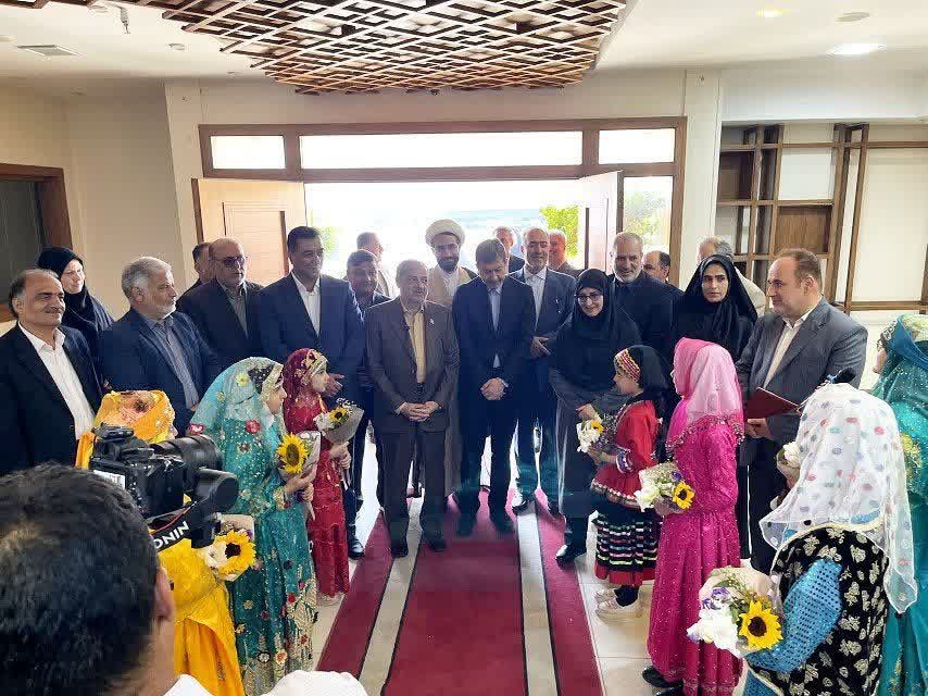 علیرضا کاظمی وزیر آموزش‌و پرورش با استقبال دکتر مهدی جمالی‌نژاد استاندار اصفهان، وارد اصفهان شد