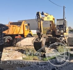ادامه عملیات گسترده لایروبی و تخلیه خروجی کانال آبهای سطحی در منطقه هفت اهواز