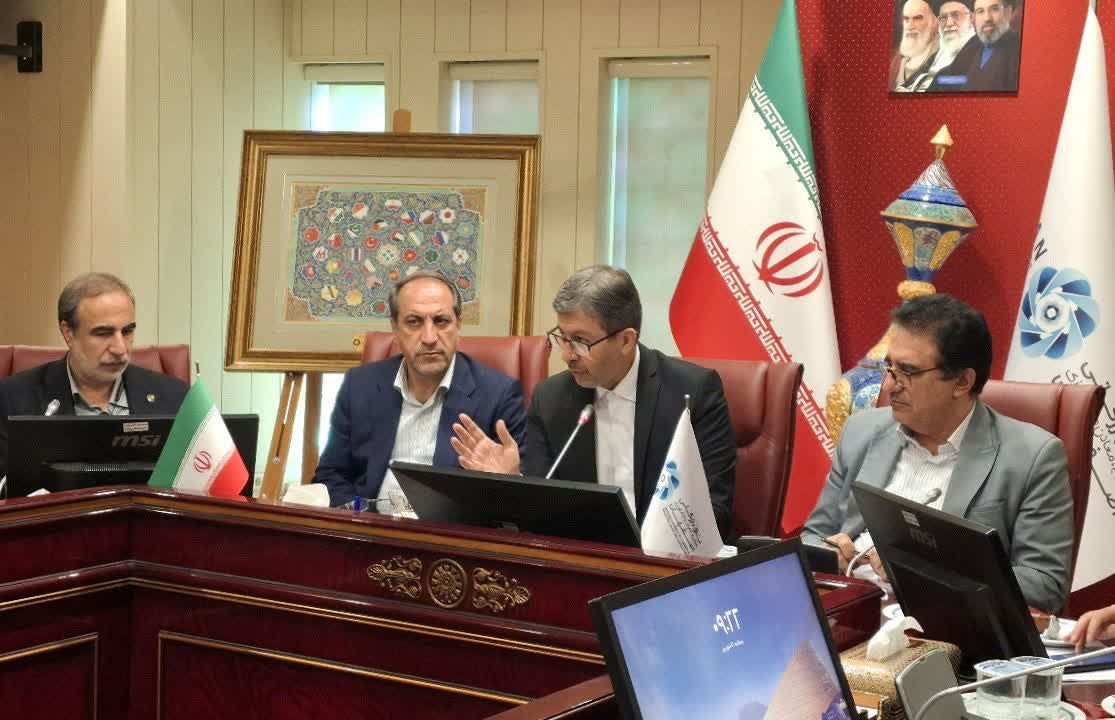 استاندار اصفهان: اقتصاد پوشاک ایرانی-اسلامی با ورود جوانان و هویتبخشی به طراحی لباس رونق میگیرد
