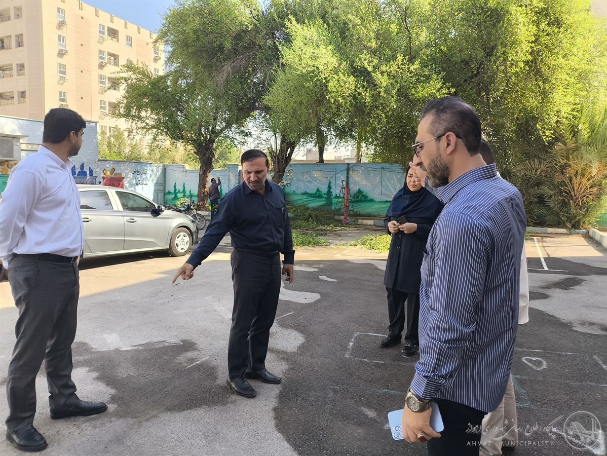 بازدید مدیر منطقه پنج از روند آمادهسازی مدارس در راستای طرح استقبال از مهر