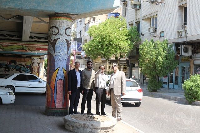 بازدید مدیرعامل سازمان زیباسازی شهرداری اهواز از روند اجرای نورپردازی پل پیچ استادیوم تختی