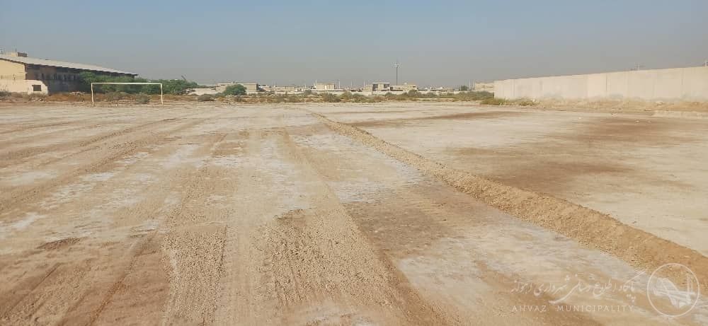 تسطیح و آبپاشی زمینهای ورزشی کوی آهن افشار