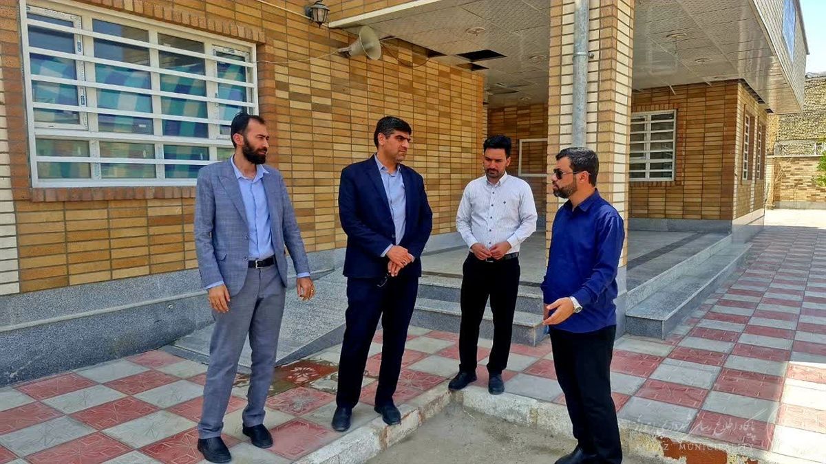 بازدید معاون دادستان و شهردار منطقه ۶ از بازارچه کیان و مدارس کوی علوی