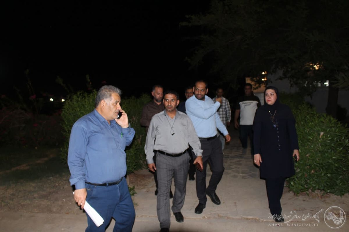 بازدید میدانی سرپرست سازمان پارکها از بوستان ها و عرصه های فضای سبز منطقه دو