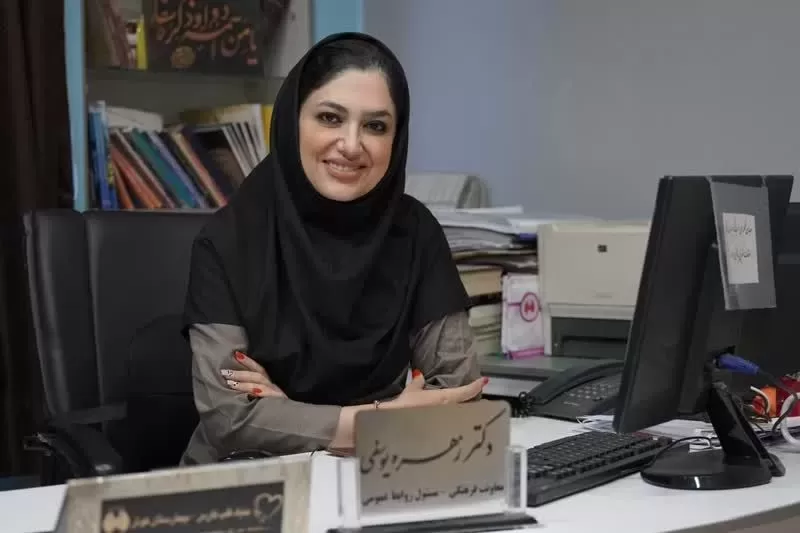 ابتکار دکتر زهره یوسفی در بیمارستان کوثر شیراز؛ از یک دیوار مهربانی تا گسترش فرهنگ همدلی