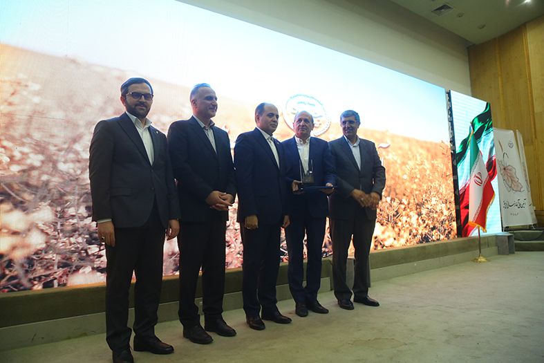 درخشش جهاد کشاورزی آذربایجان شرقی در کشور؛کسب رتبه ممتاز سازمان و انتخاب شهرام شفیعی به‌ عنوان مدیر برتر در سطح کشور