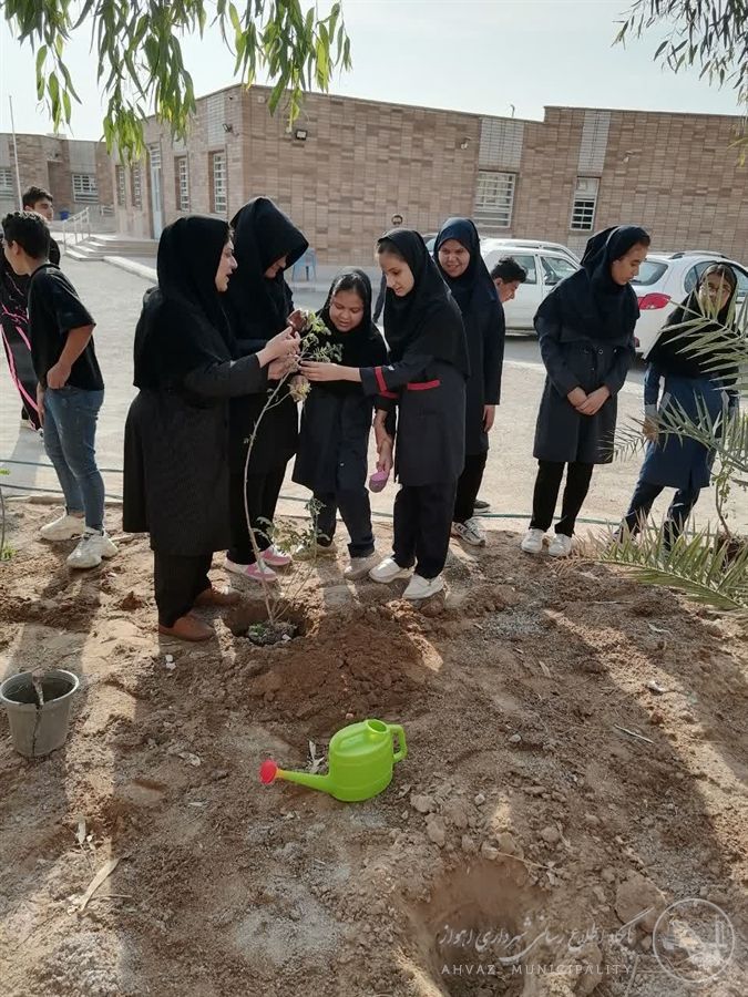 کاشت «نهال امید» تجربهای متفاوت از پیوند با طبیعت به مناسبت فرارسیدن روز عصای سفید