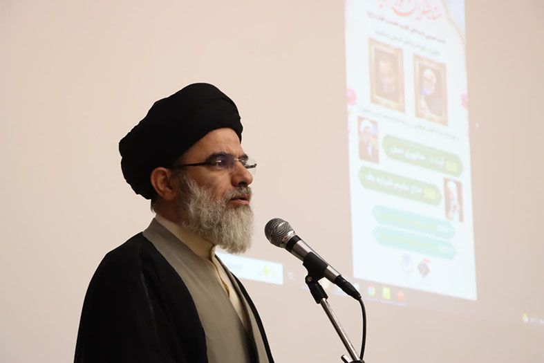 مداحان منادیان حق و تبیین گران حقیقت مکتب اهل بیت (ع) هستند