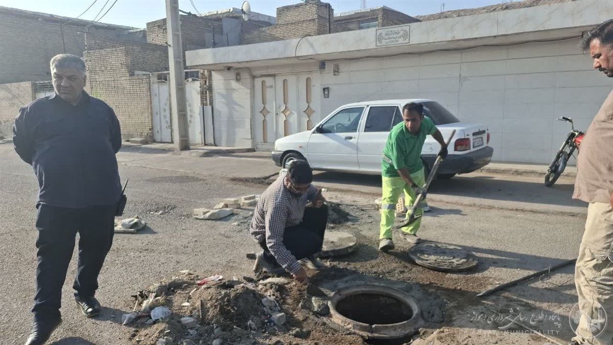 همسطحسازی و ترمیم حوضچه فاضلاب در مسیر اصلی کوی آلصافی اهواز