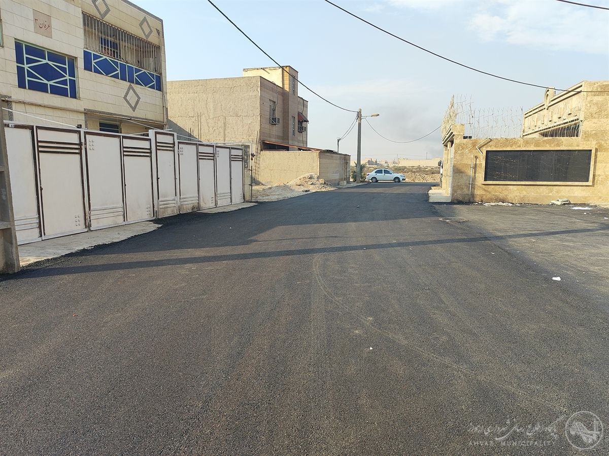 تداوم عملیات آسفالت در کوی مهدیس؛ پاسخ عملی به مطالبه بهحق شهروندان