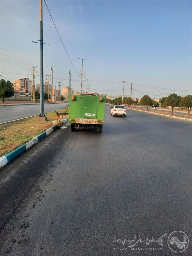 شستشوی جارو مکانیزه برای جداول ناحیه چهار منطقه هفت شهرداری اهواز