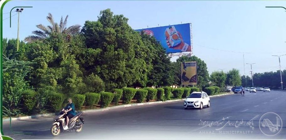 تداوم عملیات هرس و ساماندهی درختان اتوبان مقابل مصلای امام خمینی (ره) اهواز