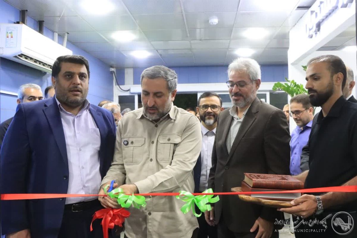 سومین بازار روز شهرداری اهواز به بهره‌برداری رسید