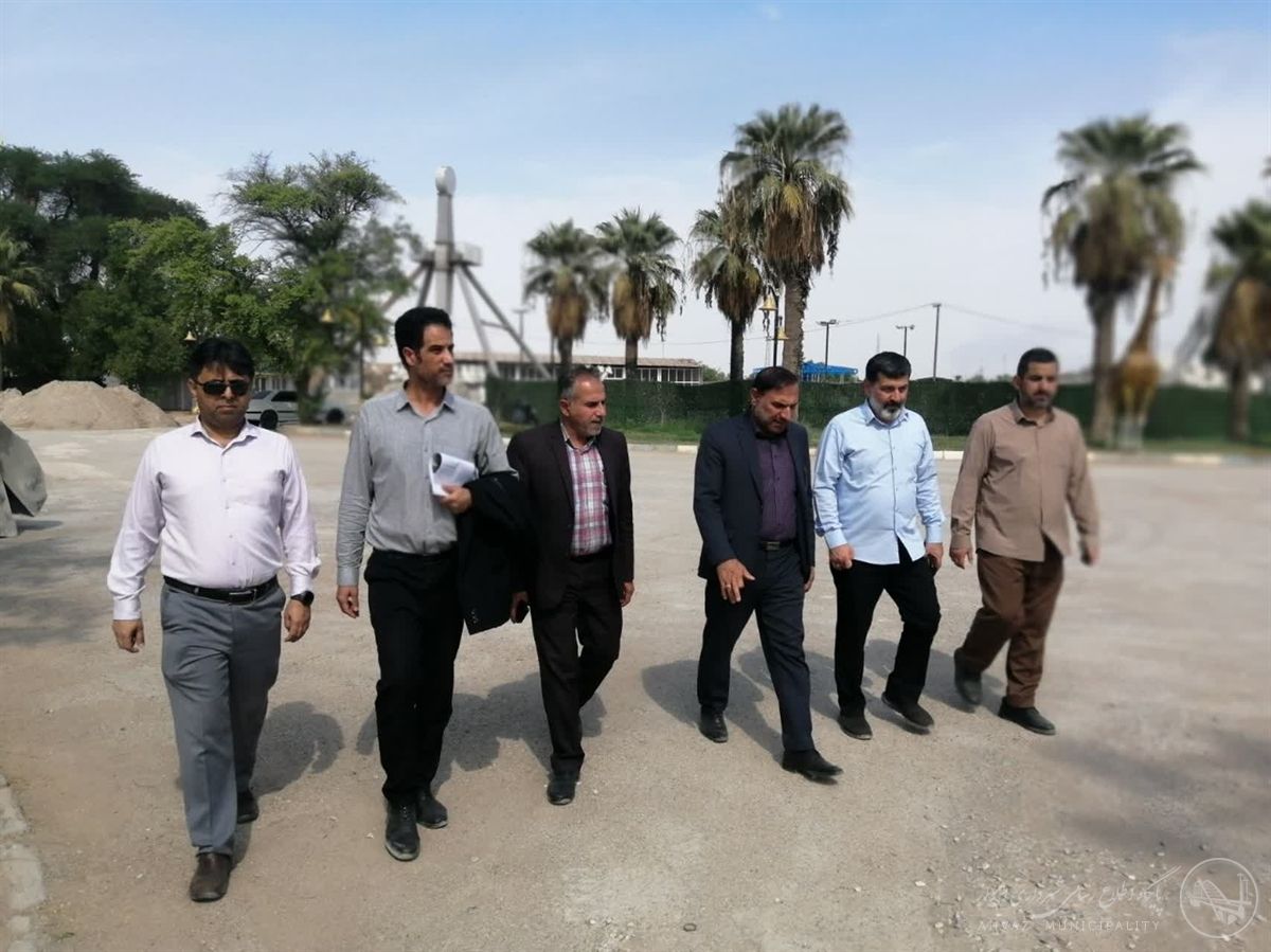 بازدید سرپرست سازمان پارکها و فضای سبز به همراه اعضای شورای اسلامی شهر اهواز از پارک حجاب