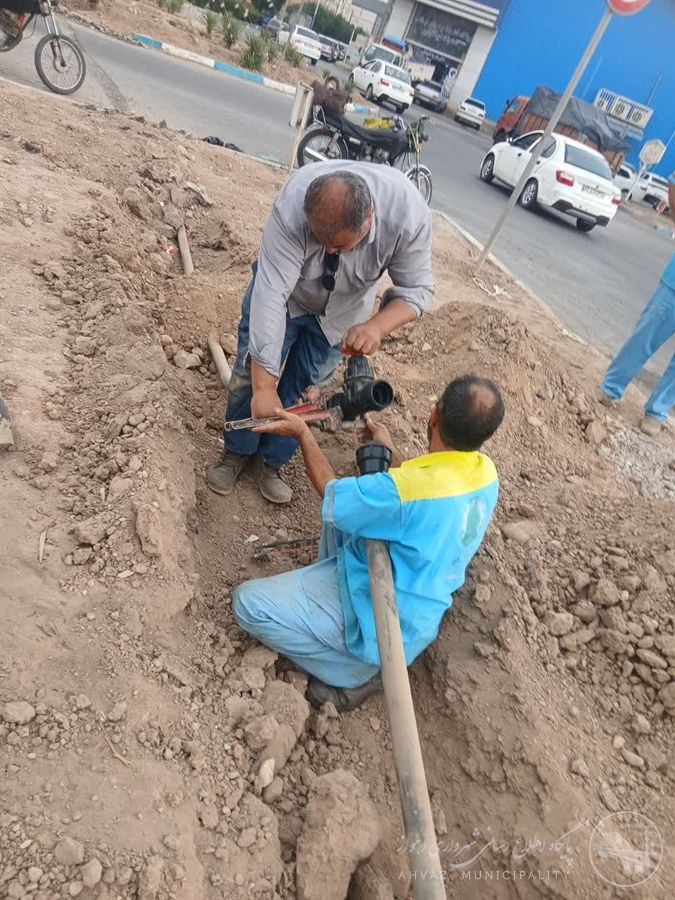 توسعه سیستم آبیاری قطره‌ای و حذف روش‌های سنتی در فضای سبز منطقه چهار اهواز