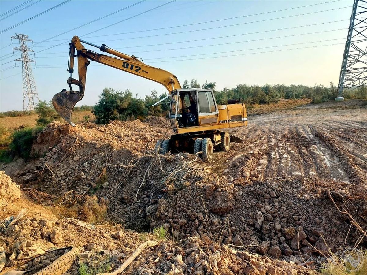 لایروبی خروجی کوی گلبهار با هدف بهبود هدایت آب‌های سطحی در منطقه ۶ اهواز