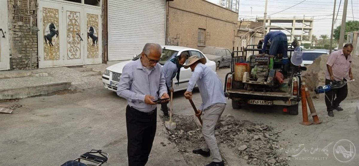 ادامه پروژه لوله گذاری دفع آبهای سطحی برای کاهش آب گرفتگی معابر سطح منطقه سه اهواز