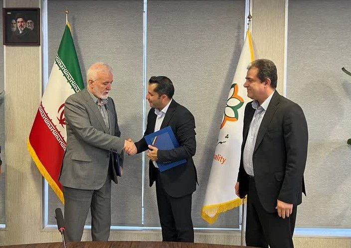 امضای تفاهمنامه همکاری شهرداری شیراز و فدراسیون کاراته