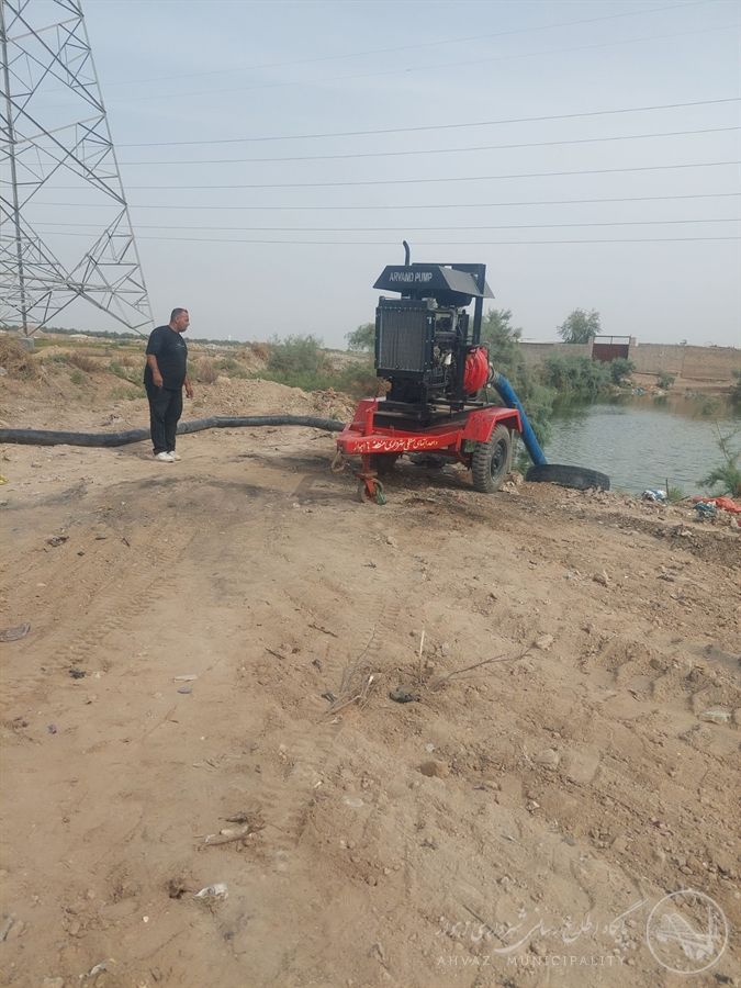 استمرار اقدامات زیرساختی برای تقویت دفع آبهای سطحی در خروجی کوی گلبهار