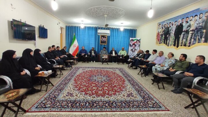 امام جمعه گناوه: ۱۳ آبان نماد شکست استکبار و ایستادگی ملت ایران است