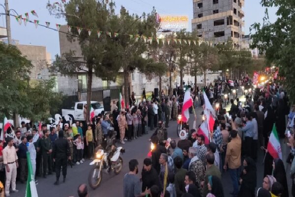 نمایش اقتدار در رزمایش جانفدا؛حکایت مردمی که برای وطن به خیابان آمدند