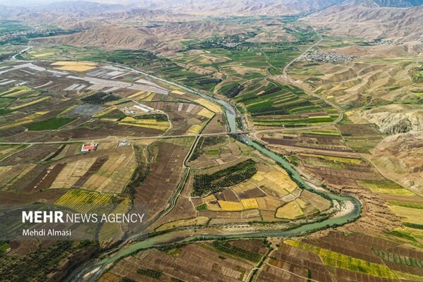 اصلاح الگوی کشت رمز بقای کشاورزی در کرمان؛ شعارها عملیاتی شود