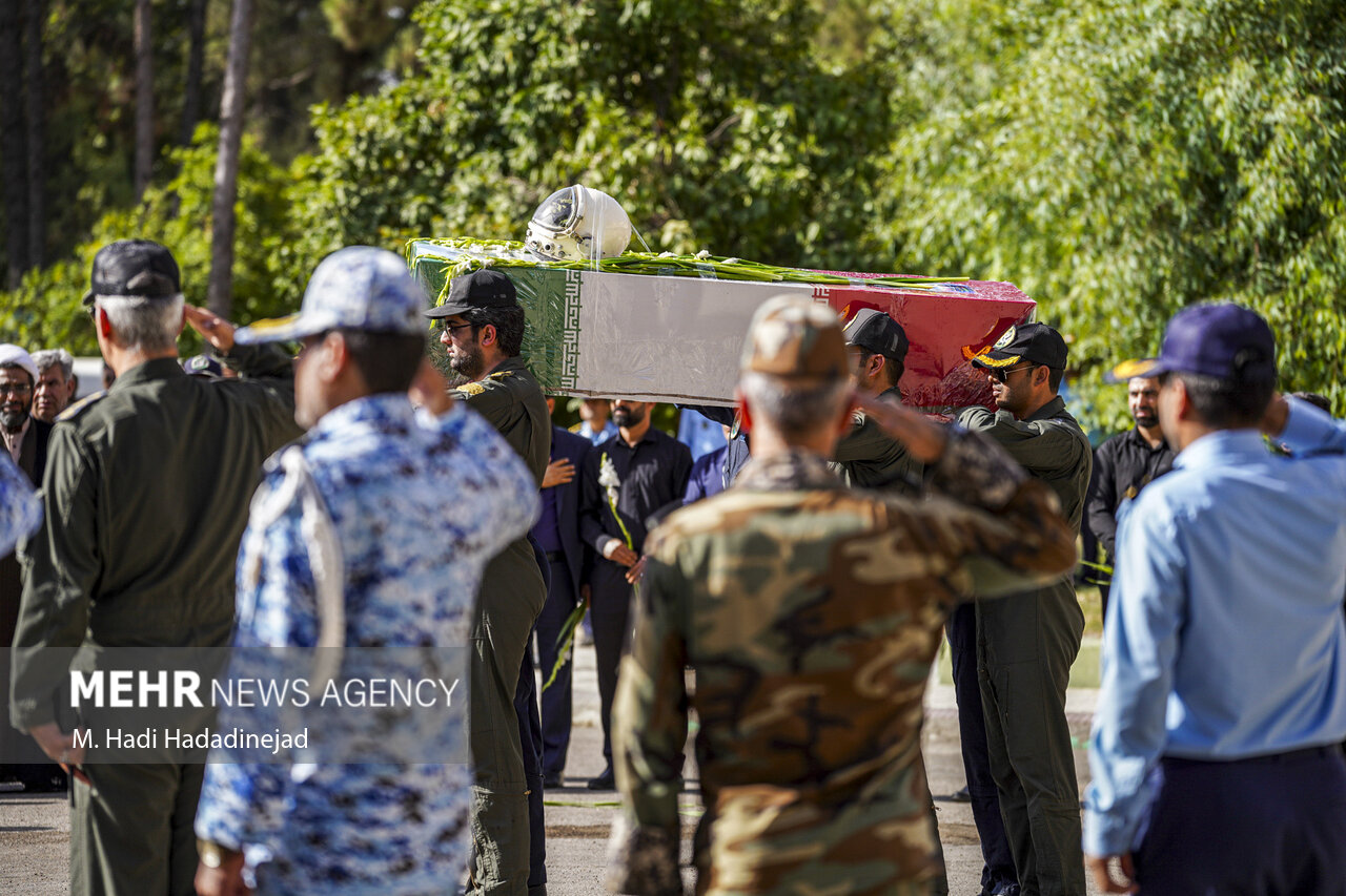 مراسم استقبال از پیکر خلبان شهید مجید کاظمی در شیراز