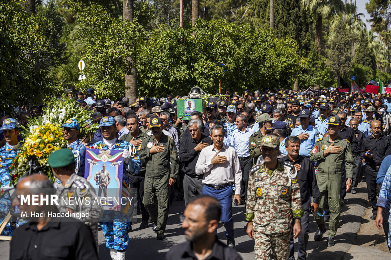 مراسم استقبال از پیکر خلبان شهید مجید کاظمی در شیراز