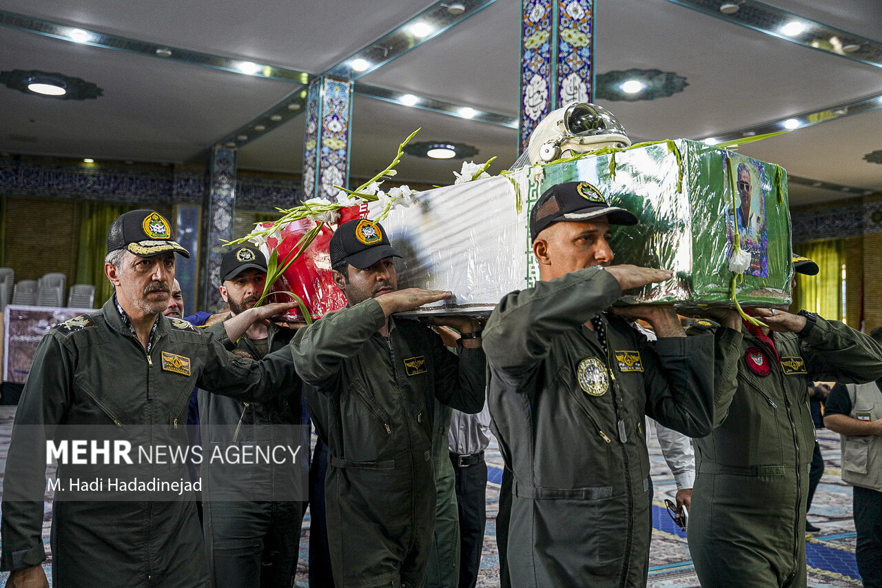 مراسم استقبال از پیکر خلبان شهید مجید کاظمی در شیراز