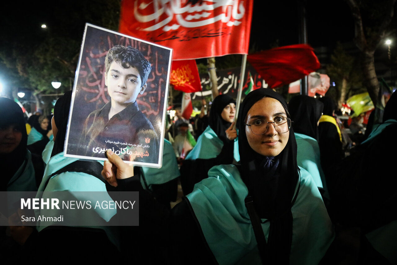 بدرقه کاروان دانش‌آموزی اربعین حسینی از مشهد