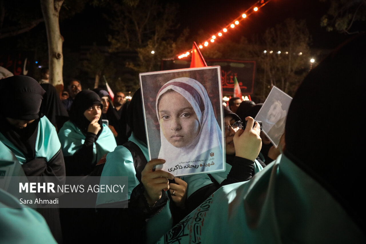 بدرقه کاروان دانش‌آموزی اربعین حسینی از مشهد