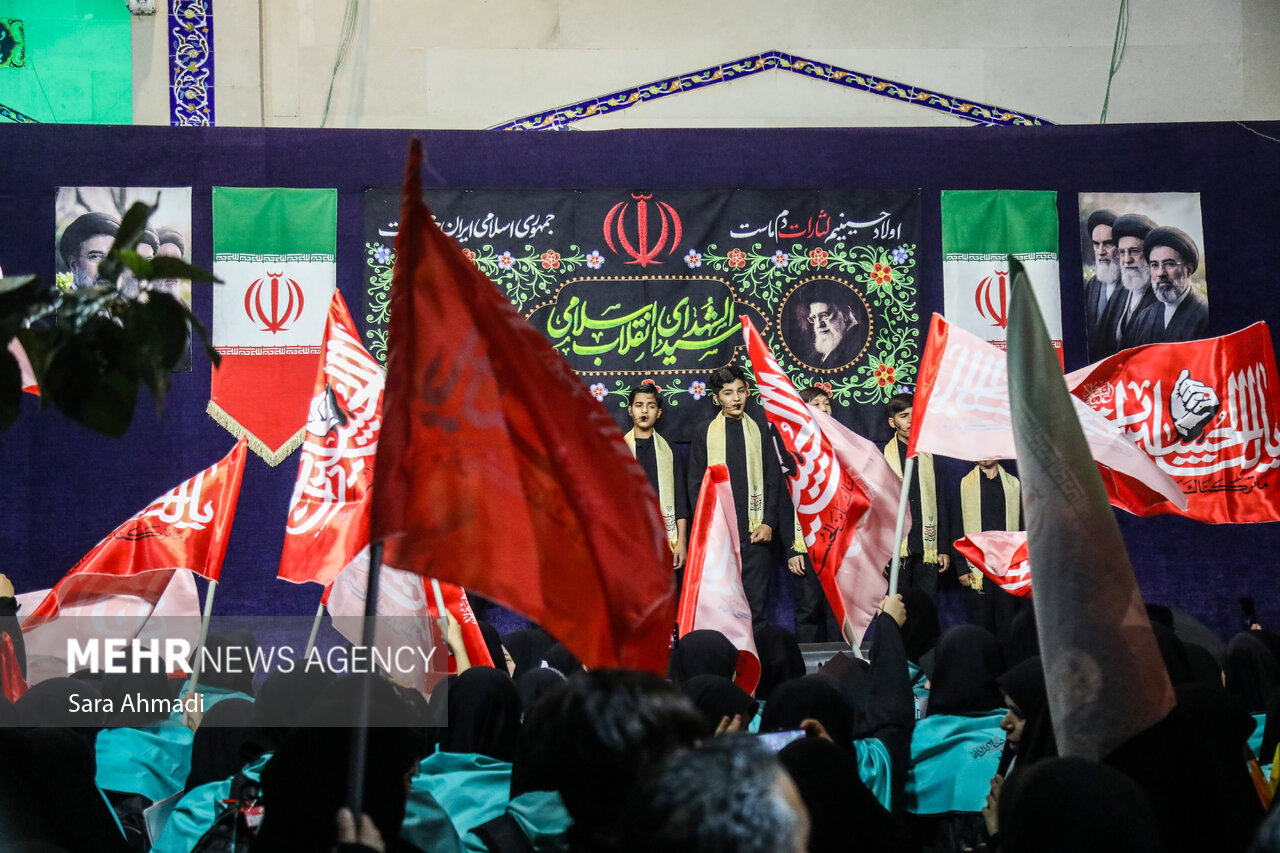 بدرقه کاروان دانش‌آموزی اربعین حسینی از مشهد