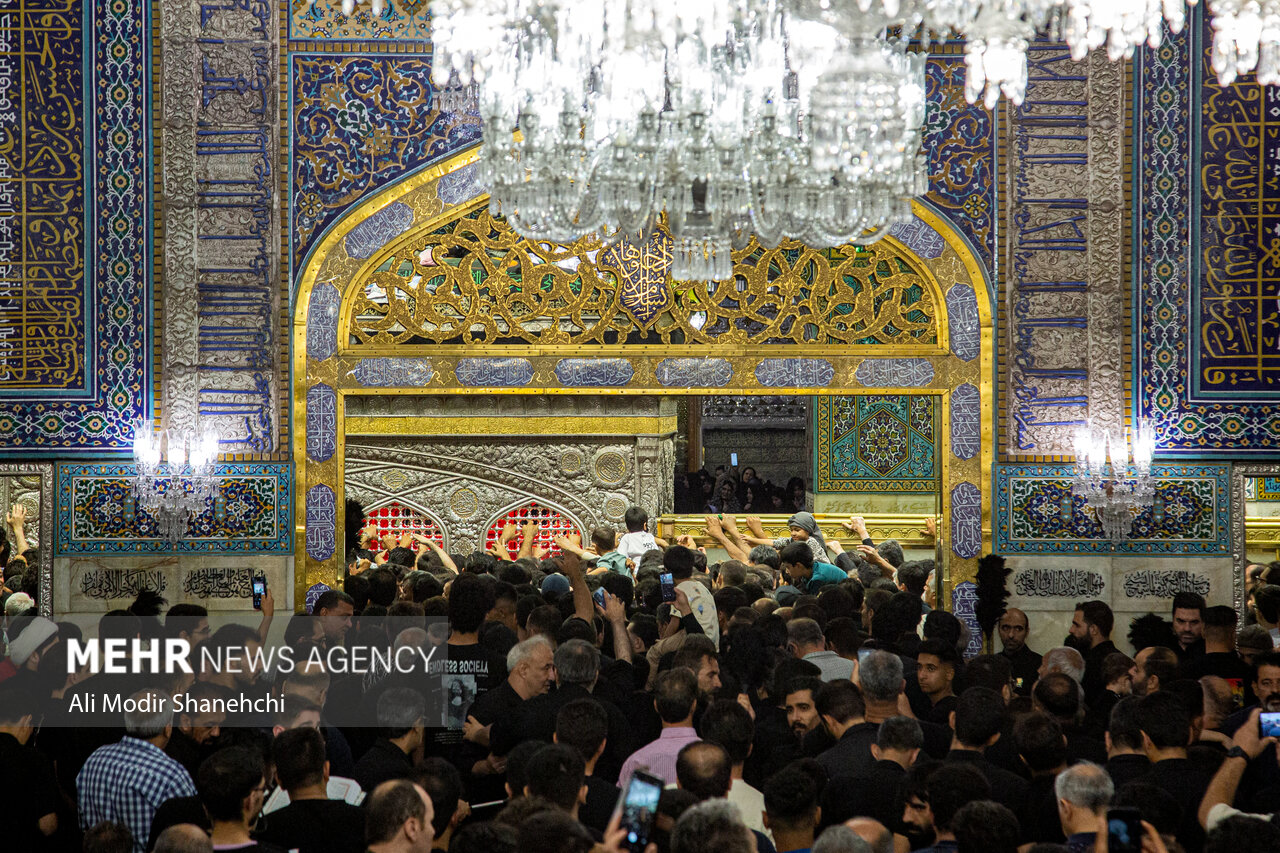 شب رحلت پیامبر(ص) و شهادت امام حسن(ع) در حرم رضوی