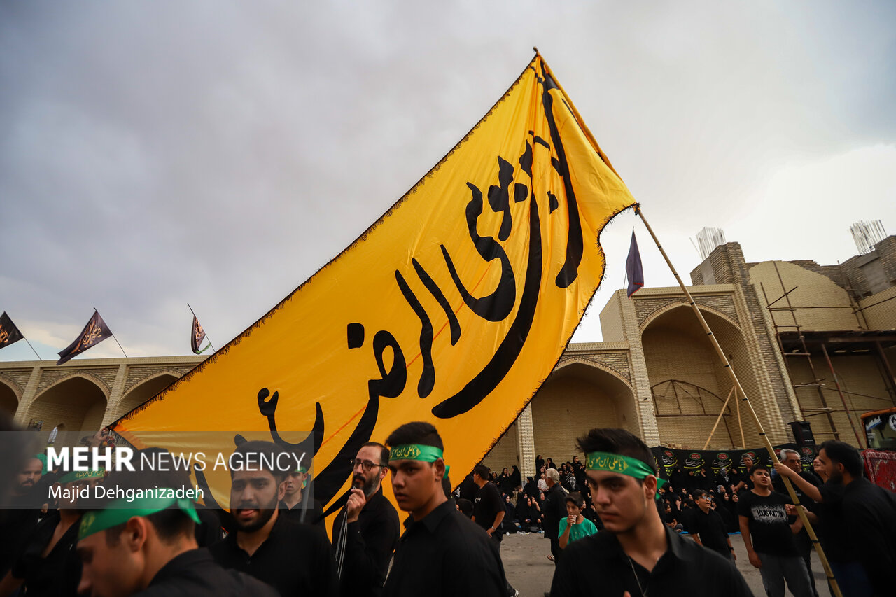 آیین عزاداری و نخل‌برداری شهادت امام رضا(ع) در مهریز