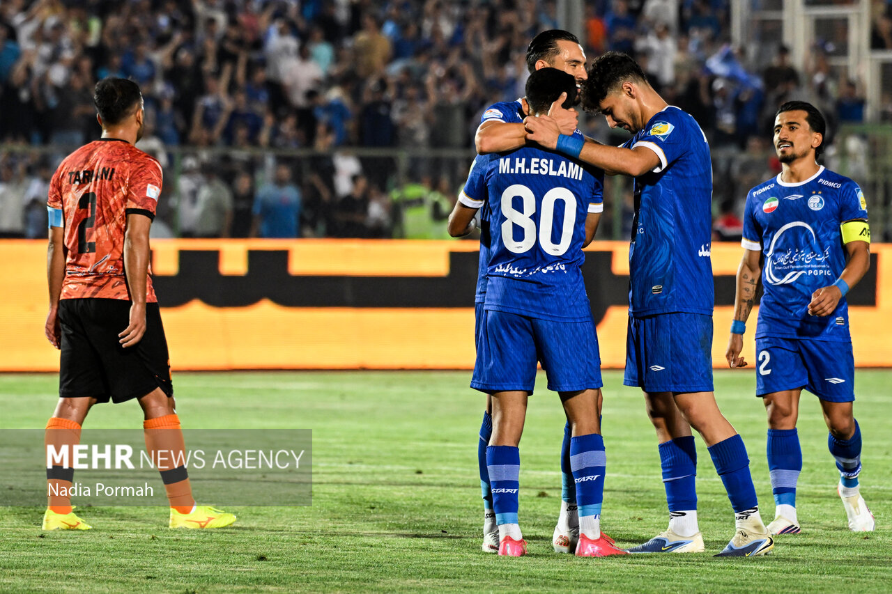 لیگ برتر فوتبال - استقلال و مس شهر بابک