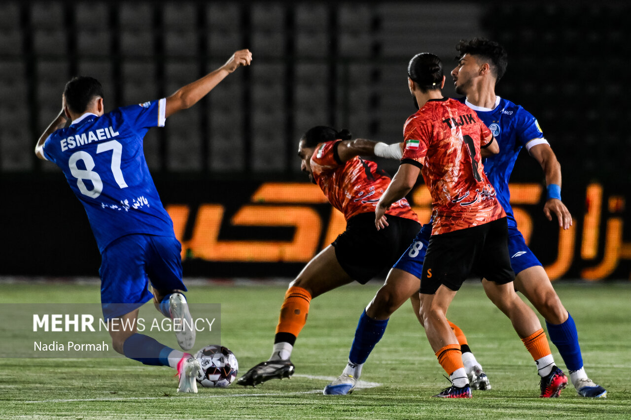 لیگ برتر فوتبال - استقلال و مس شهر بابک